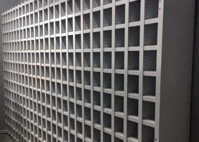 Полочные стеллажи с мелкой ячейкой