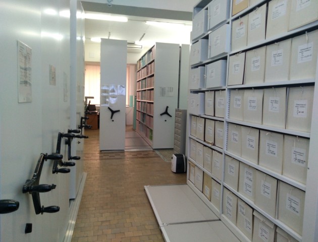 Мобильные стеллажи для архивохранилища