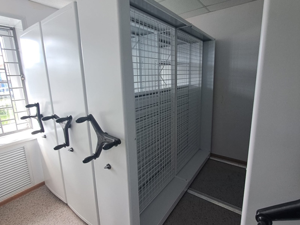 мобильные стеллажи для картин